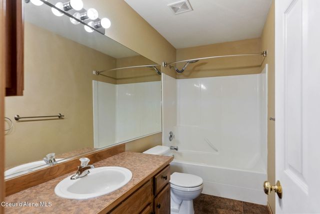 2996 E Briar CT, Athol, ID 83801