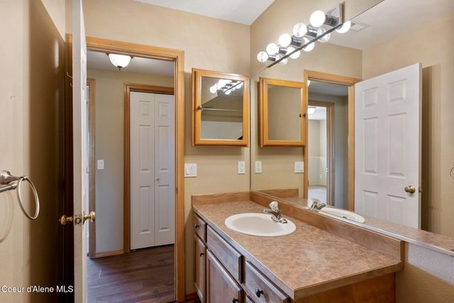 2996 E Briar CT, Athol, ID 83801