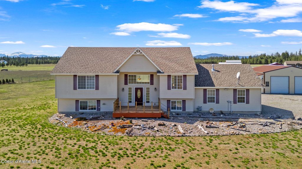 2996 E Briar CT, Athol, ID 83801
