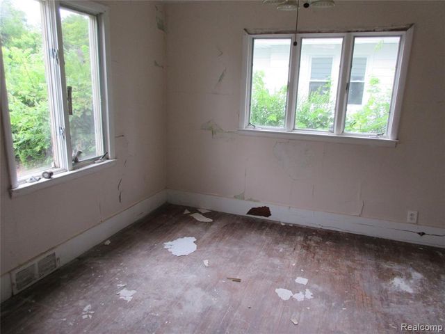 2217 Raskob Street, Flint, MI 48504