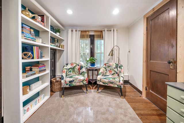 1078 Greenview Avenue, Des Plaines, IL 60016