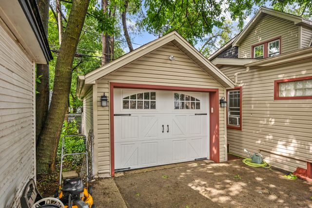 1078 Greenview Avenue, Des Plaines, IL 60016