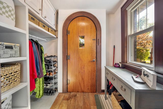 1078 Greenview Avenue, Des Plaines, IL 60016