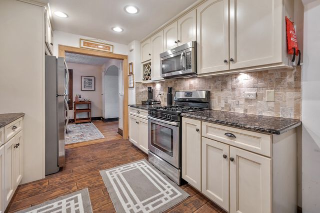 1078 Greenview Avenue, Des Plaines, IL 60016