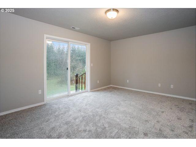 981 SCHAFFRAN Rd, Castle Rock, WA 98611
