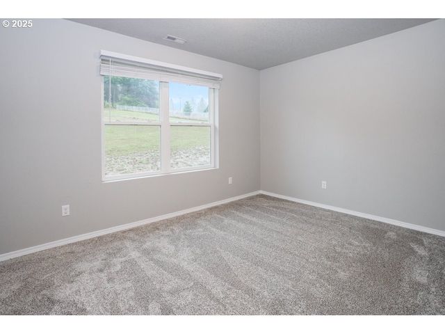 981 SCHAFFRAN Rd, Castle Rock, WA 98611