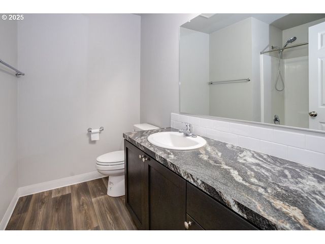 981 SCHAFFRAN Rd, Castle Rock, WA 98611