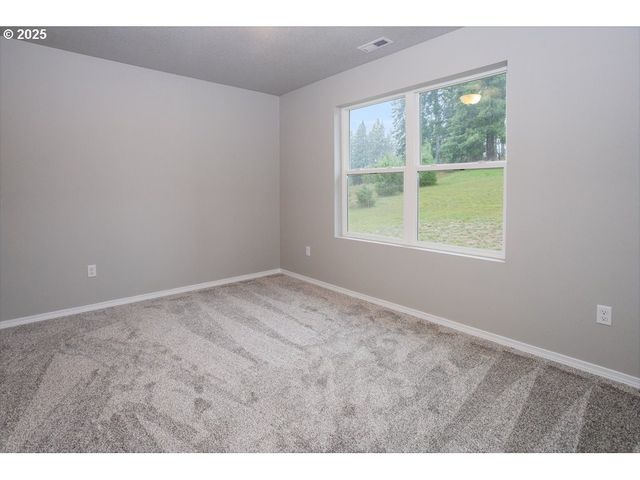 981 SCHAFFRAN Rd, Castle Rock, WA 98611