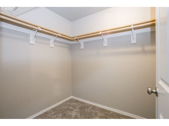 981 SCHAFFRAN Rd, Castle Rock, WA 98611