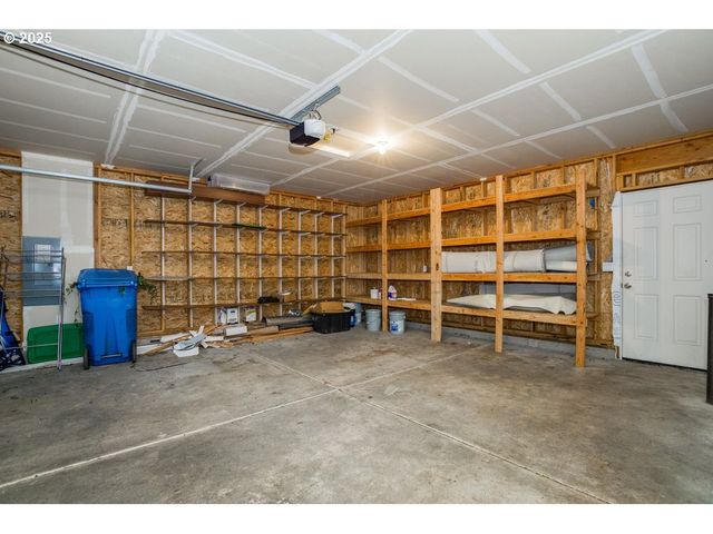 981 SCHAFFRAN Rd, Castle Rock, WA 98611