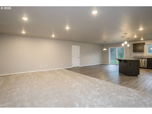 981 SCHAFFRAN Rd, Castle Rock, WA 98611