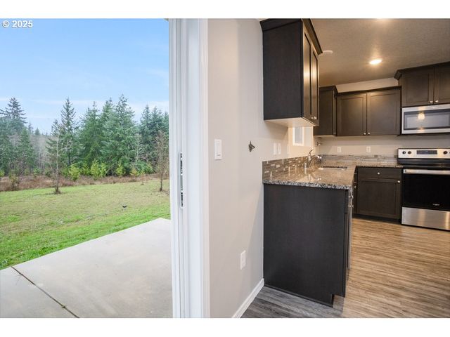 981 SCHAFFRAN Rd, Castle Rock, WA 98611