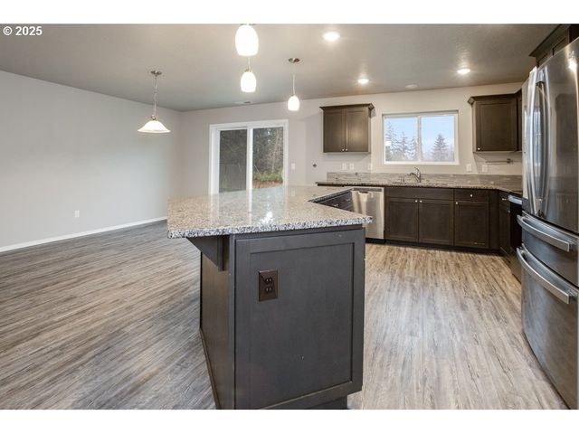 981 SCHAFFRAN Rd, Castle Rock, WA 98611