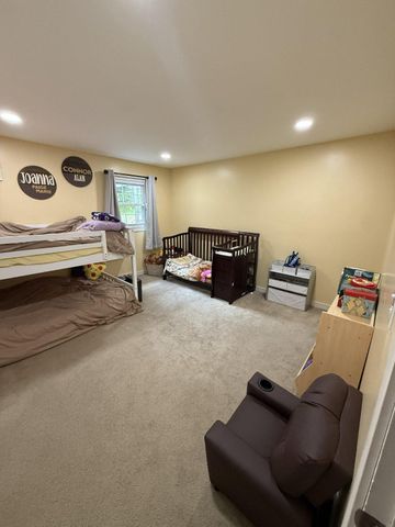 12 HEAGY DR, Lebanon, PA 17046