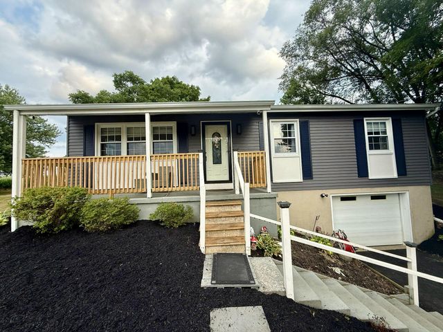 12 HEAGY DR, Lebanon, PA 17046