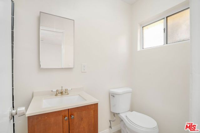 11725 Gilmore Street, North Hollywood (los Angeles), CA 91606