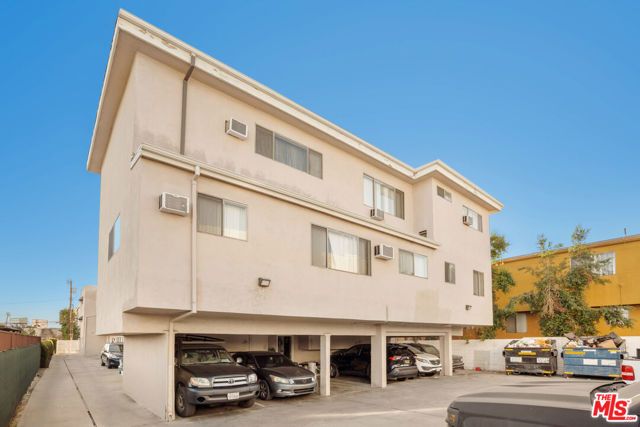 11725 Gilmore Street, North Hollywood (los Angeles), CA 91606