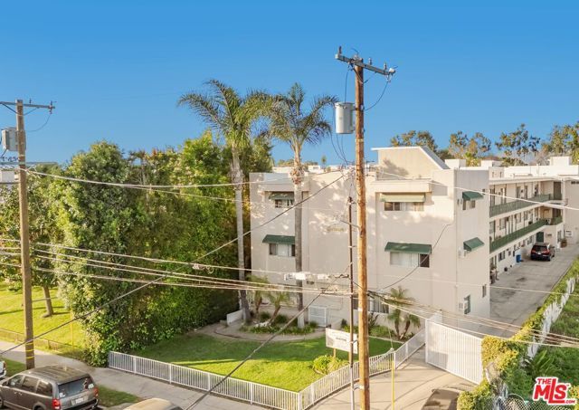 11725 Gilmore Street, North Hollywood (los Angeles), CA 91606