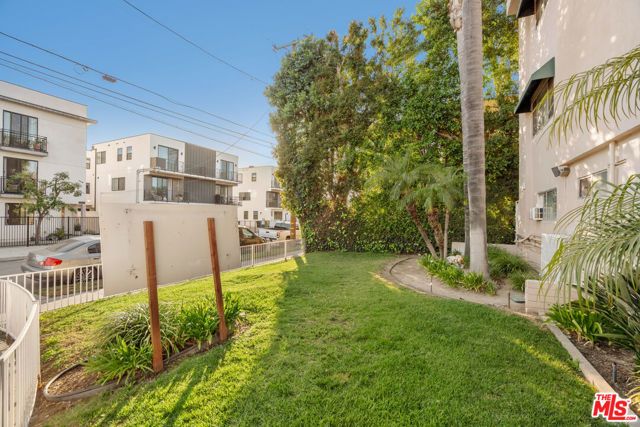 11725 Gilmore Street, North Hollywood (los Angeles), CA 91606