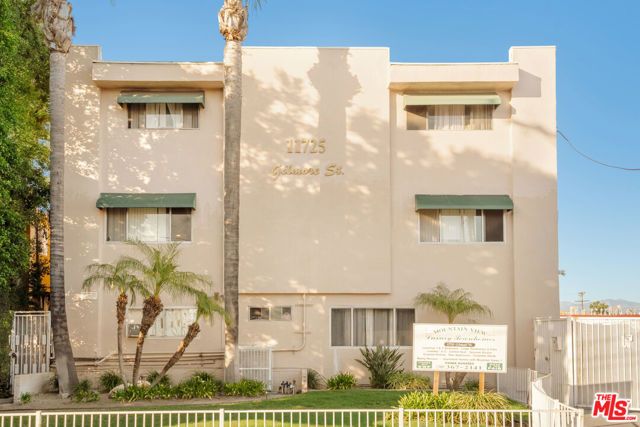 11725 Gilmore Street, North Hollywood (los Angeles), CA 91606