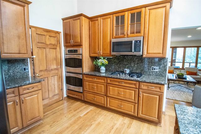 13138 White Lake Road, Fenton, MI 48430