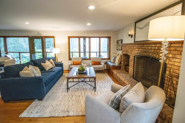 13138 White Lake Road, Fenton, MI 48430