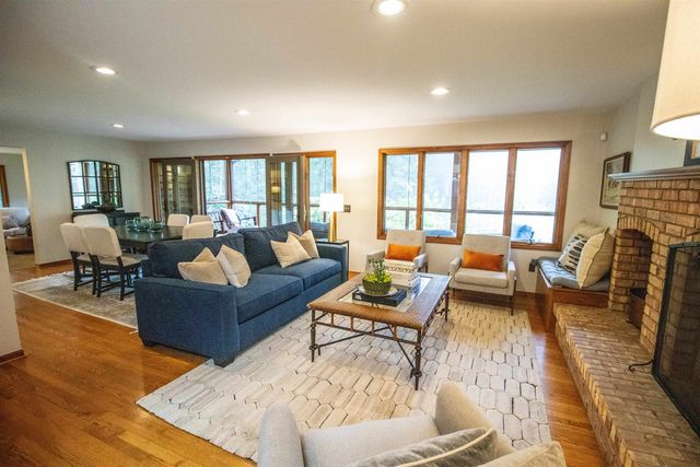 13138 White Lake Road, Fenton, MI 48430