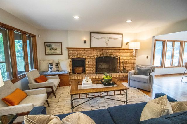 13138 White Lake Road, Fenton, MI 48430