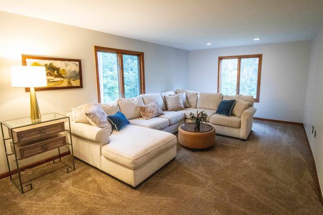 13138 White Lake Road, Fenton, MI 48430