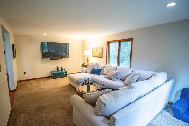 13138 White Lake Road, Fenton, MI 48430