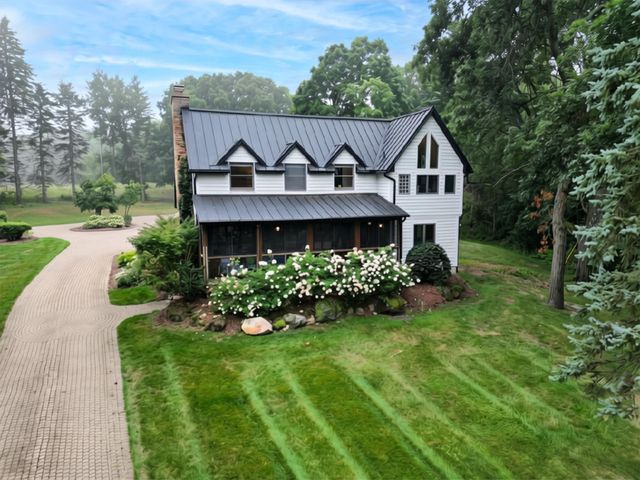 13138 White Lake Road, Fenton, MI 48430