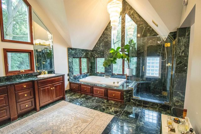 13138 White Lake Road, Fenton, MI 48430