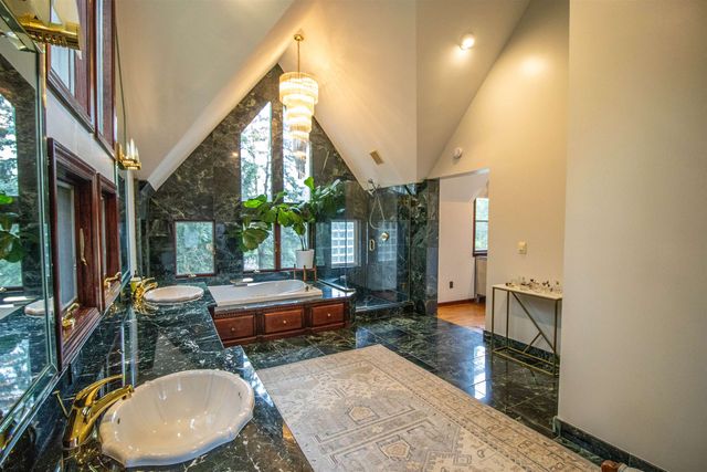 13138 White Lake Road, Fenton, MI 48430