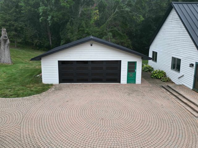 13138 White Lake Road, Fenton, MI 48430