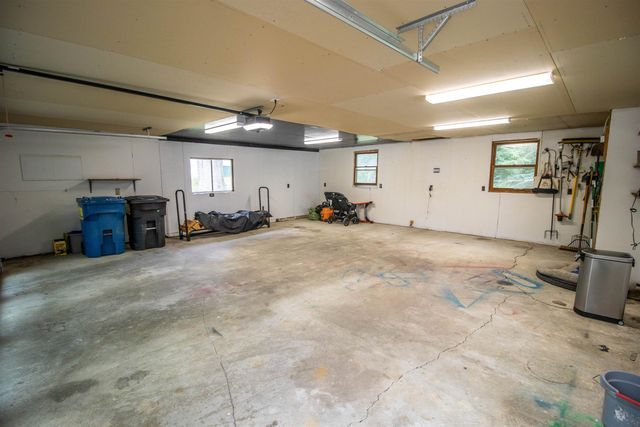 13138 White Lake Road, Fenton, MI 48430