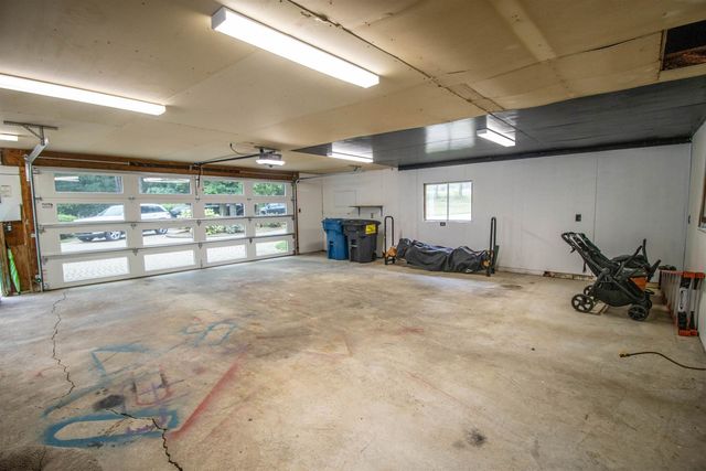 13138 White Lake Road, Fenton, MI 48430