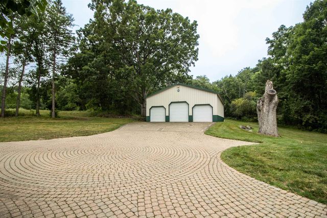 13138 White Lake Road, Fenton, MI 48430