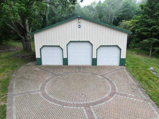 13138 White Lake Road, Fenton, MI 48430