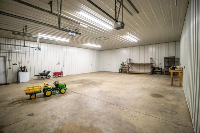 13138 White Lake Road, Fenton, MI 48430