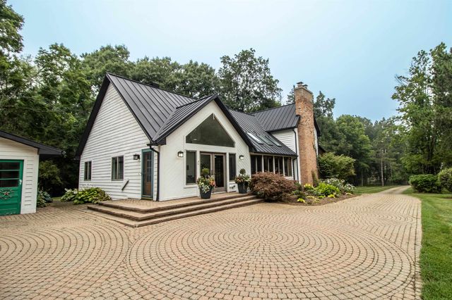 13138 White Lake Road, Fenton, MI 48430