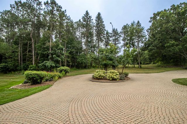 13138 White Lake Road, Fenton, MI 48430