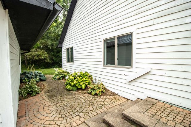 13138 White Lake Road, Fenton, MI 48430