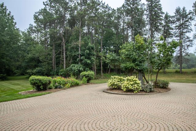 13138 White Lake Road, Fenton, MI 48430