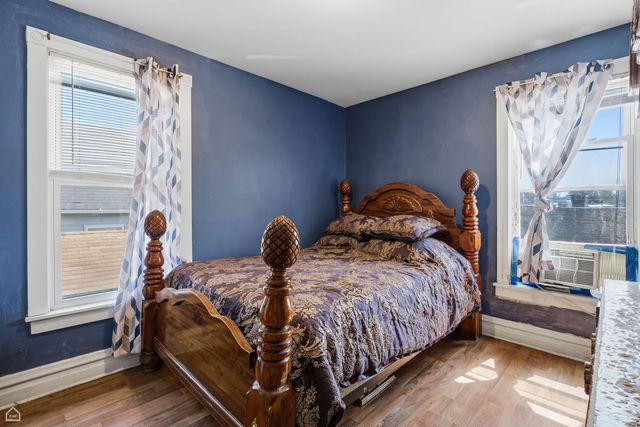 4440 N Kasson Avenue, Chicago, IL 60630