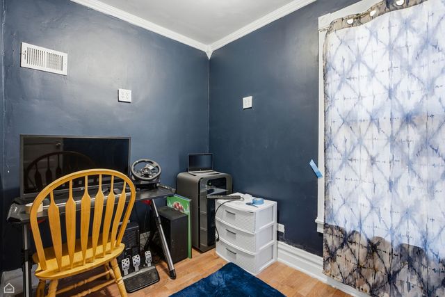 4440 N Kasson Avenue, Chicago, IL 60630
