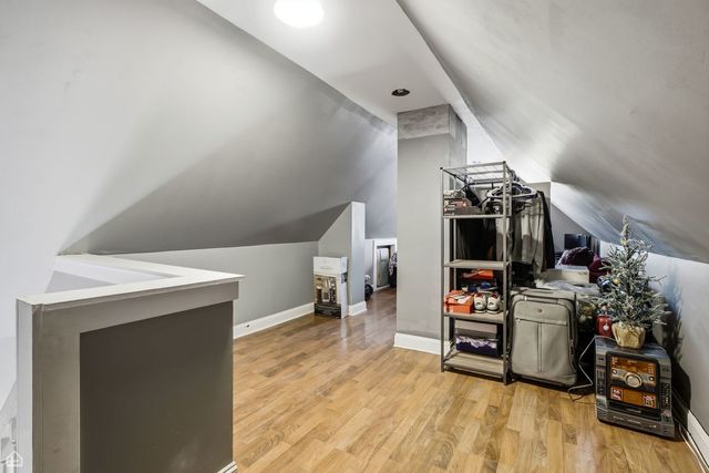 4440 N Kasson Avenue, Chicago, IL 60630