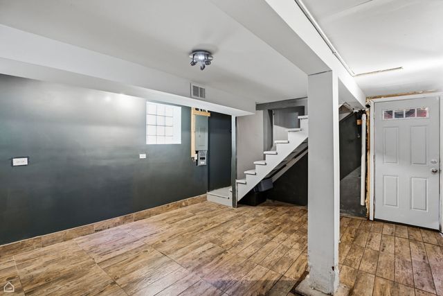 4440 N Kasson Avenue, Chicago, IL 60630