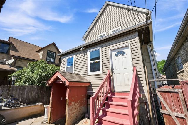 4440 N Kasson Avenue, Chicago, IL 60630