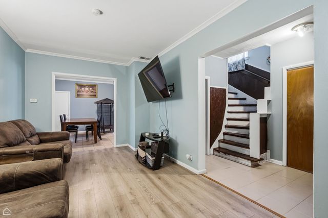 4440 N Kasson Avenue, Chicago, IL 60630