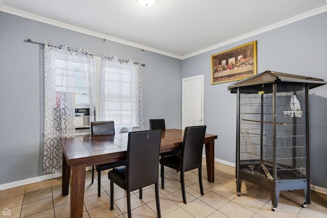 4440 N Kasson Avenue, Chicago, IL 60630